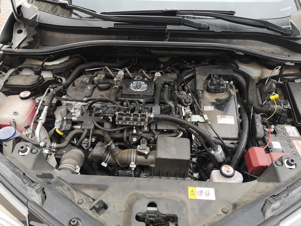Toyota C-HR 2018r hybryd na gaz