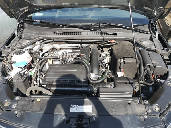 VW Jetta TFSi  - Bezposredni wtrysk gazu 